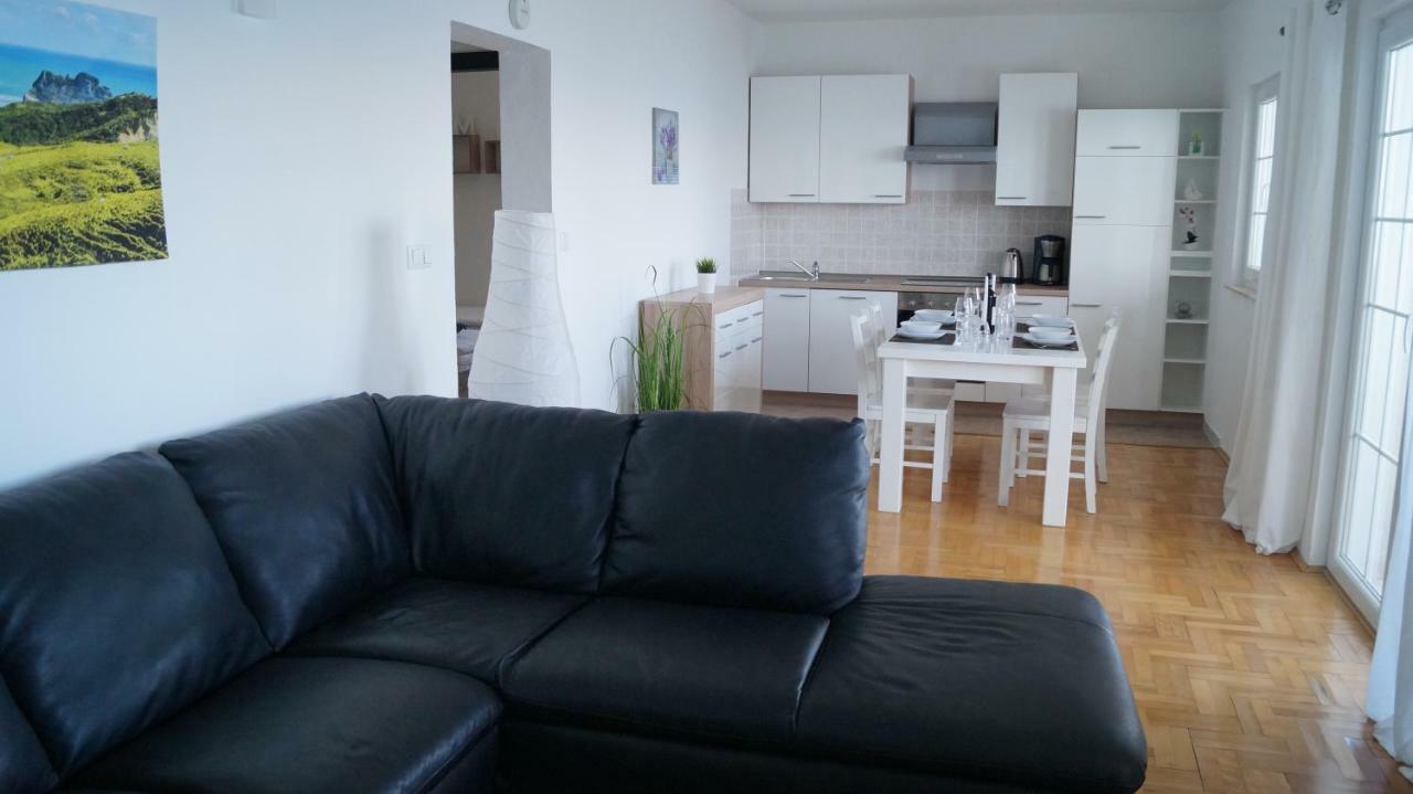 Schoenes Ferienhaus Direkt Am Meer Stomorska Esterno foto